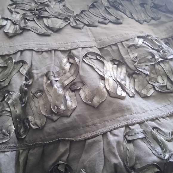 3/$35 Green skirt - Picture 5 of 6